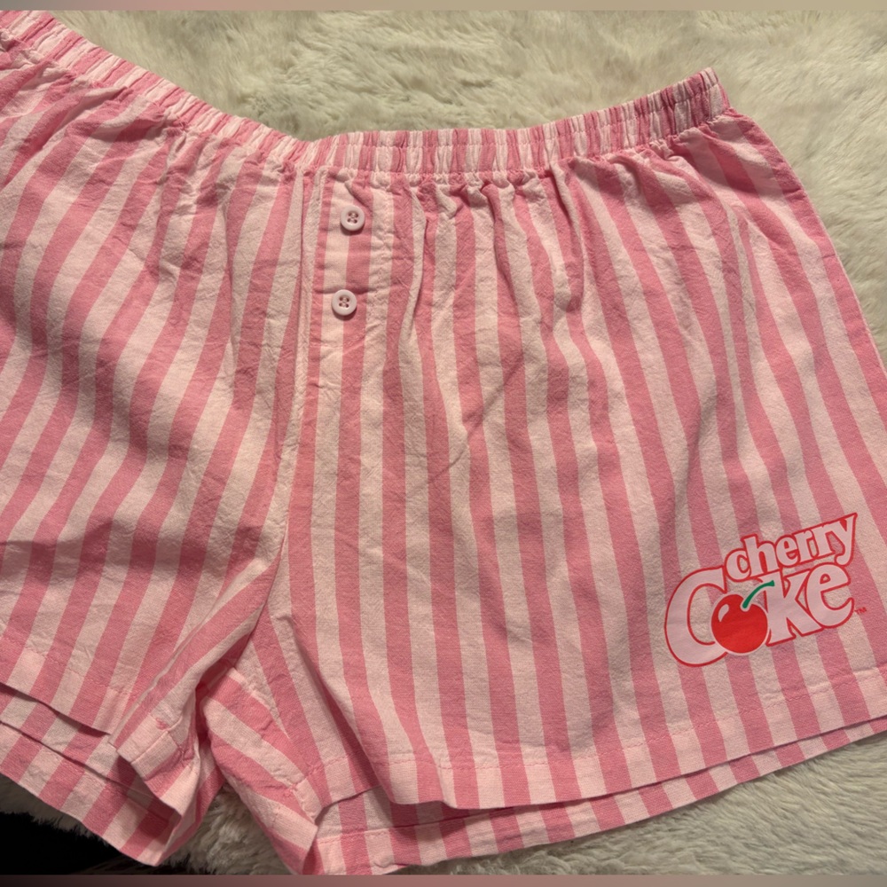 * NWOT Coca Cola Cherry Coke Pink Striped shorts Large